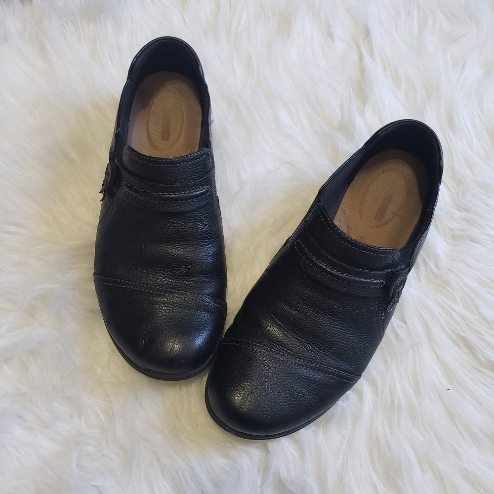 9 Wide Clark's Black Loafers